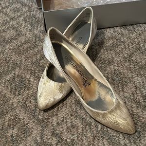 Colorifics low heel dress shoes